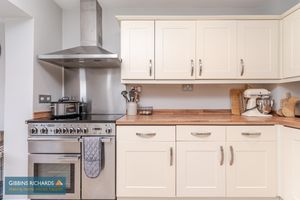 Kitchen/Breakfast Room- click for photo gallery